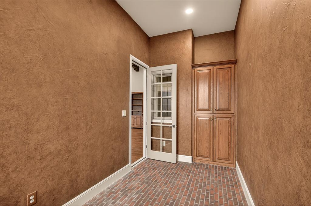701 West Walcott Street Pilot Point, TX 76258 - Photo 25 of 40