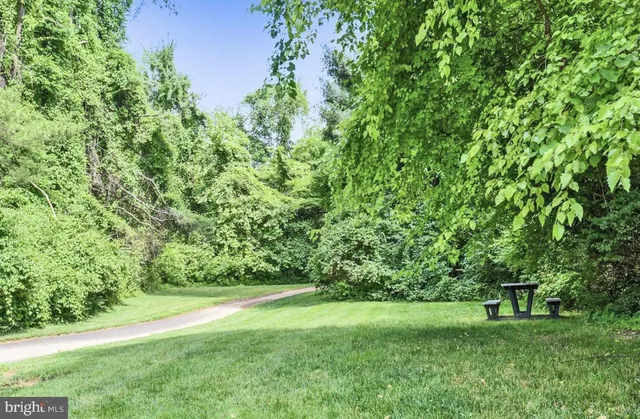 $365,900 | 1601 Spring Gate Dr., Unit 1411, McLean, VA 22102