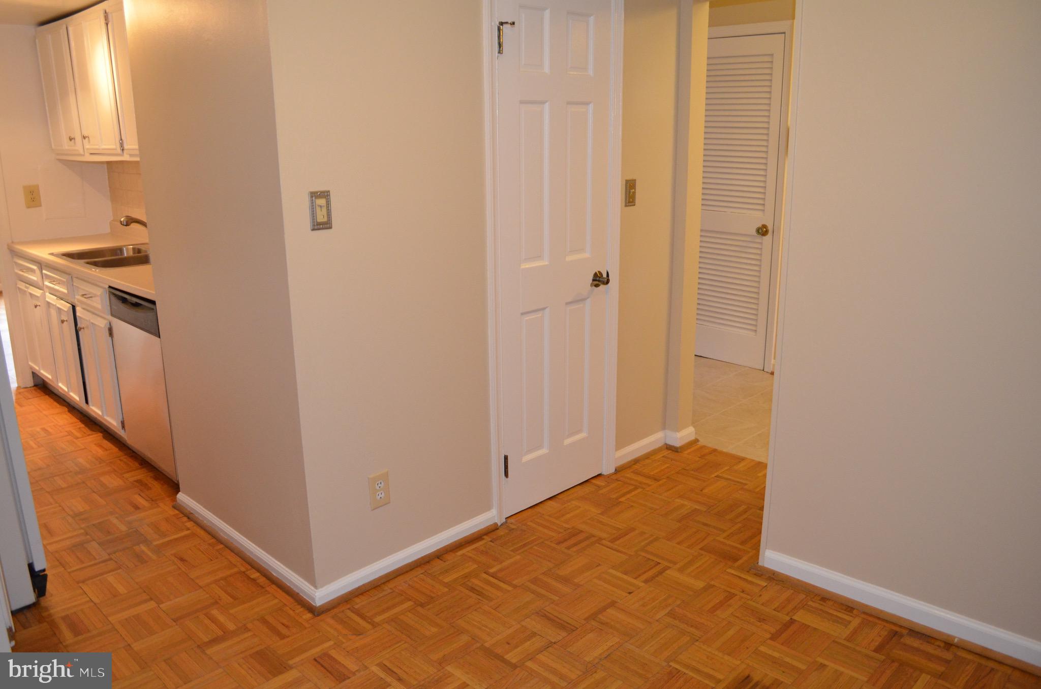 8902 16th Street Silver Spring, MD 20910 - Photo 13 of 70 Eat-in kitchen or office area