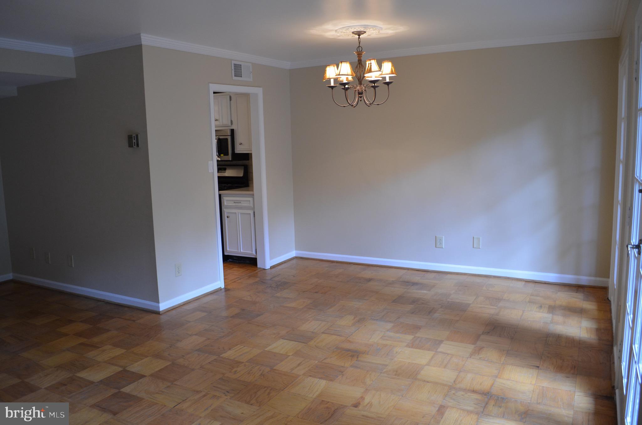 8902 16th Street Silver Spring, MD 20910 - Photo 30 of 70 Dining area