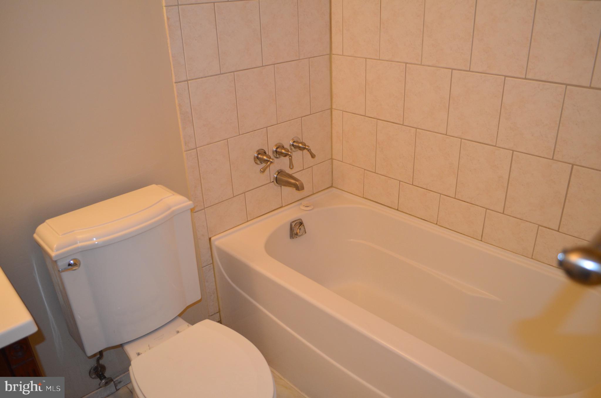 8902 16th Street Silver Spring, MD 20910 - Photo 53 of 70 2nd floor bathroom with tub
