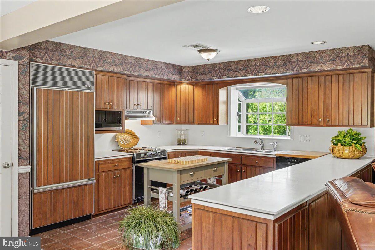 144 Creek Road Chalfont, PA 18914 - Photo 29 of 48 Kitchen