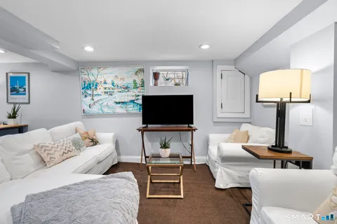 $2,300 | 111 Judd Street, Fairfield, CT 06824
