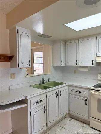 $2,100 | 2417 Northwest Holiday Court, Stuart, FL 34994