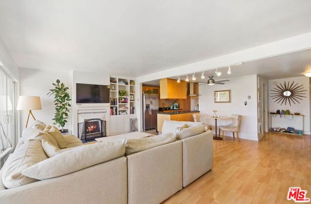 $6,000 | 23918 De Ville Way, Unit A, Malibu, CA 90265