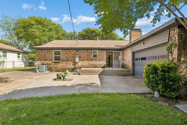 $399,500 | 8049 Woodhue Road, Dallas, TX 75228