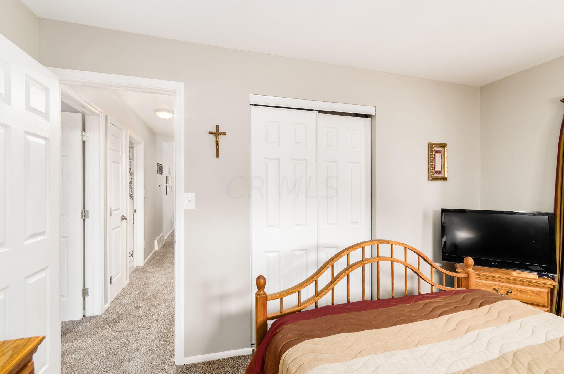 5488 Darcy Road Columbus, OH 43229 - Photo 29 of 48 Bedroom two