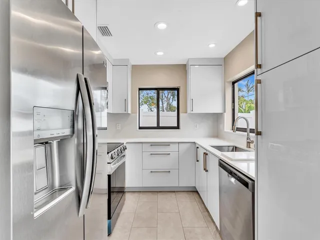 $3,300 | 5408 Northeast 3rd Ter., Fort Lauderdale, FL 33334