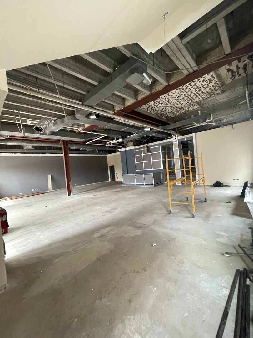 116 South Prospect Avenue Park Ridge, IL 60068 - Photo 4 of 5 a view of an empty room
