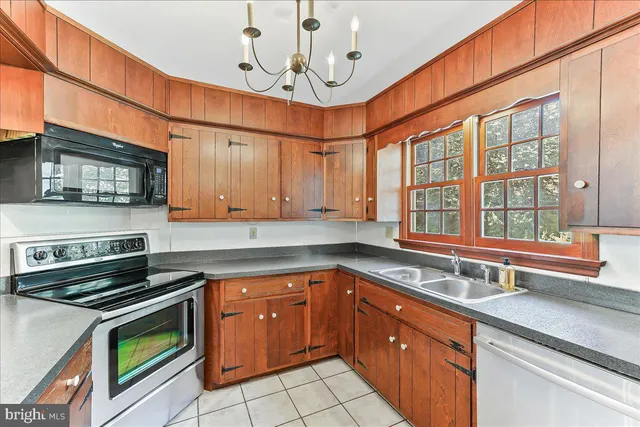 $625,000 | 72 East Highland Road, Parkesburg, PA 19365