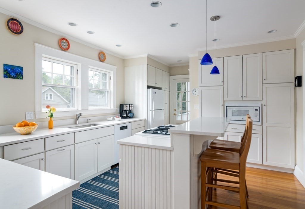 15 Thurston Road Watertown, MA 02472 - Photo 7 of 25 Gallery Image 7