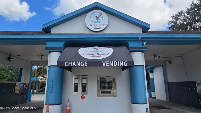a view of a house with a garage
