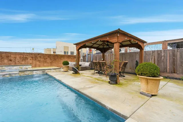 $509,900 | 133 East Tyler Court, Visalia, CA 93291