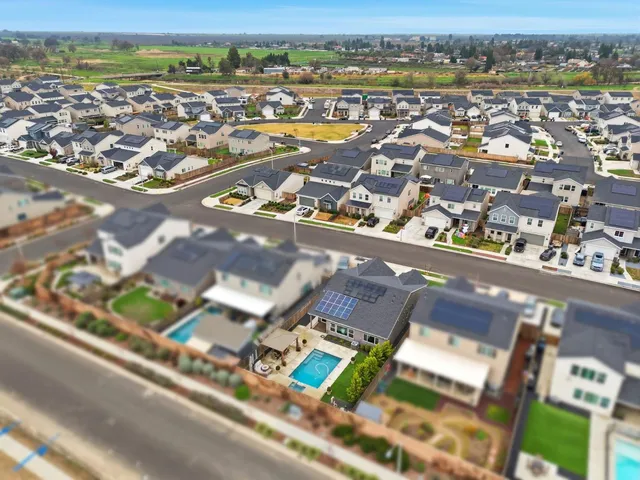 $509,900 | 133 East Tyler Court, Visalia, CA 93291