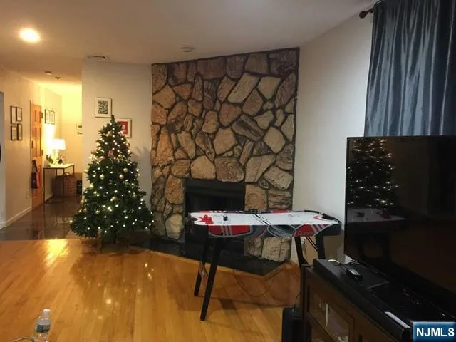 a room with furniture and flowers