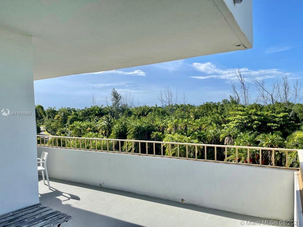 155 Ocean Ln Drive, Unit 414 Key Biscayne, FL 33149 - Photo 4 of 9 a view of a balcony