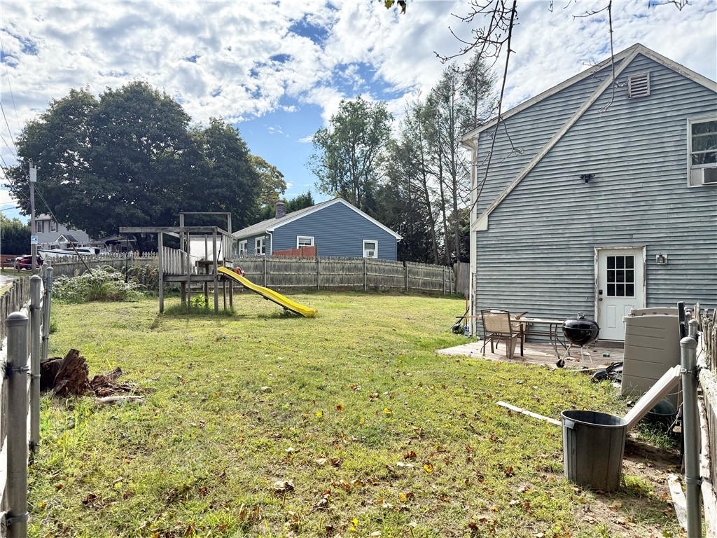 13 Willow Road Smithfield, RI 02828 - Photo 4 of 5