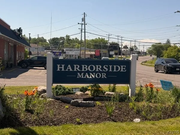 $1,400 | 13 Town Garden Drive, Salina, NY 13088