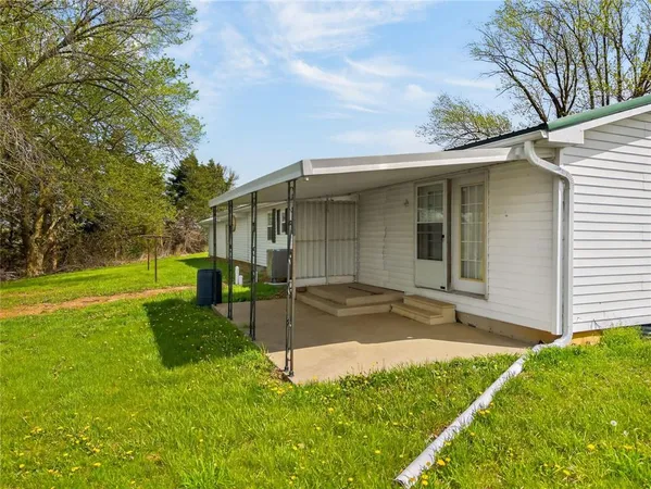 $180,000 | 44578 6th Highway, Humphreys, MO 64646
