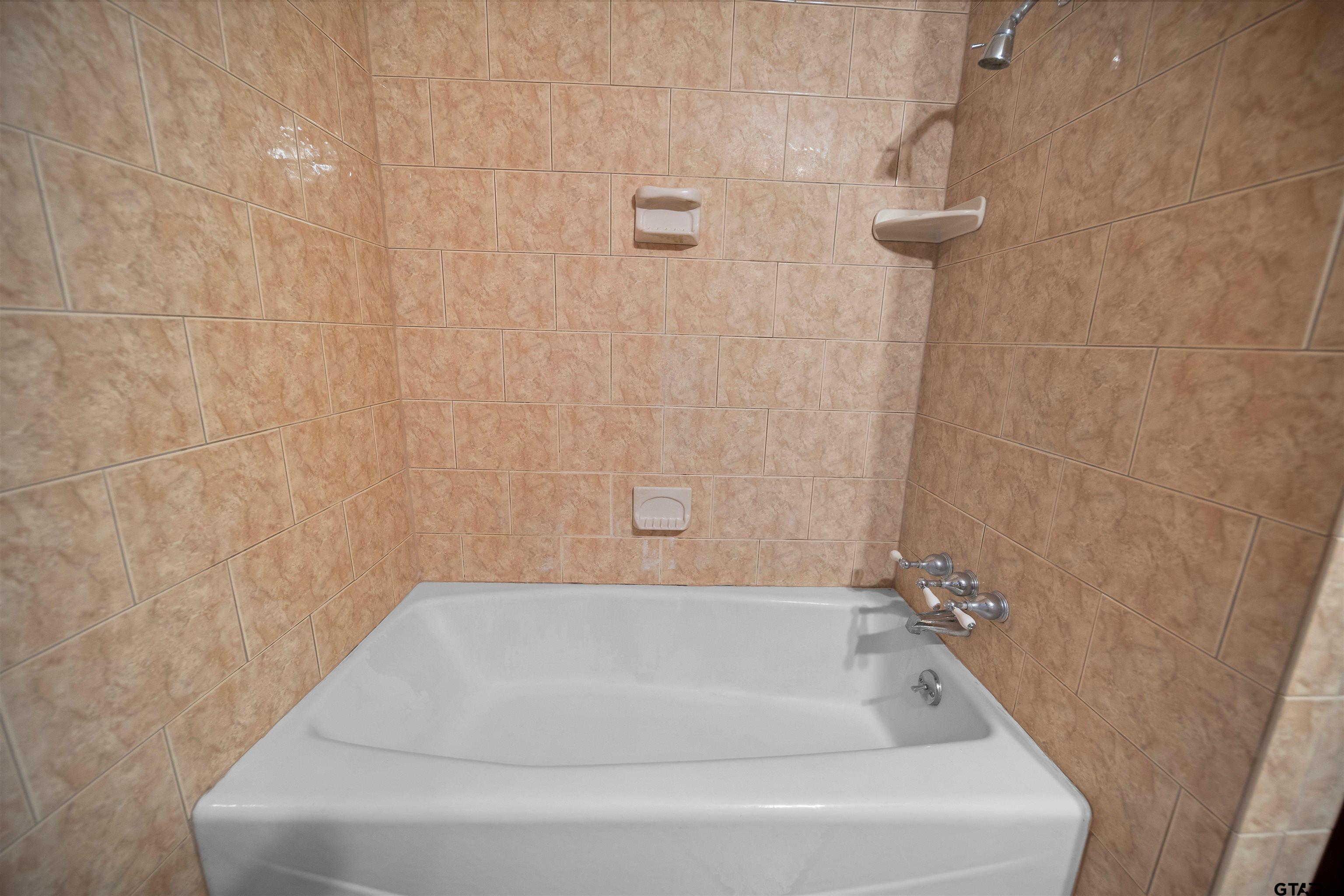 15236 Hillview Road Tyler, TX 75703 - Photo 25 of 46 Gallery Image 25