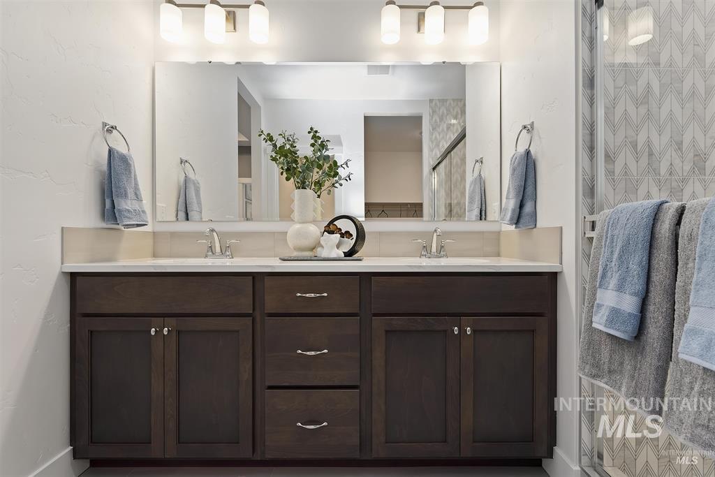 5842 North Static Line Avenue Meridian, ID 83646 - Photo 2 of 8