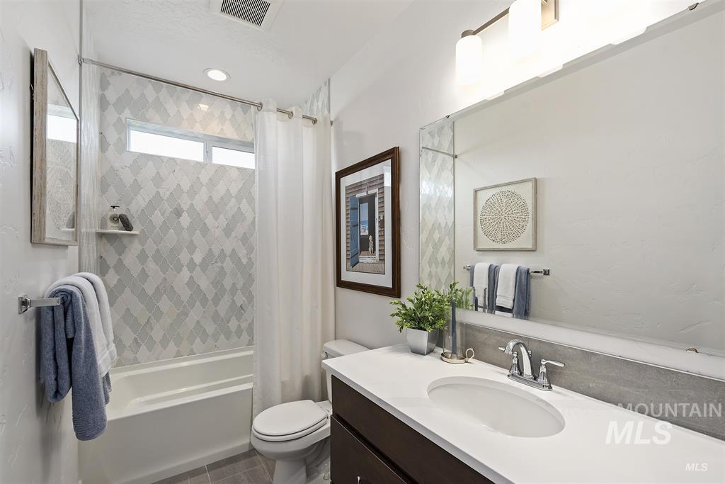 5842 North Static Line Avenue Meridian, ID 83646 - Photo 4 of 8