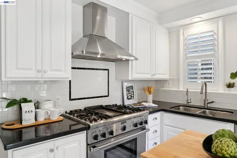 $1,060,000 | 523 Pala Avenue, San Leandro, CA 94577