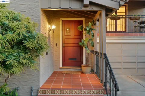 $1,060,000 | 523 Pala Avenue, San Leandro, CA 94577