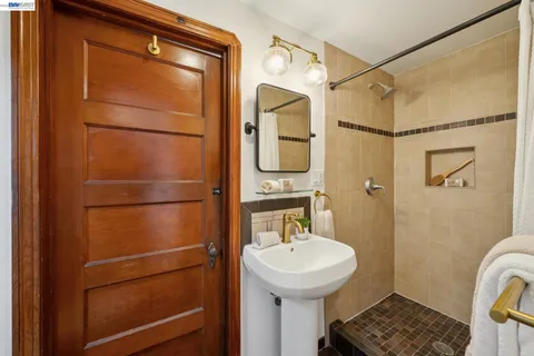 $1,060,000 | 523 Pala Avenue, San Leandro, CA 94577