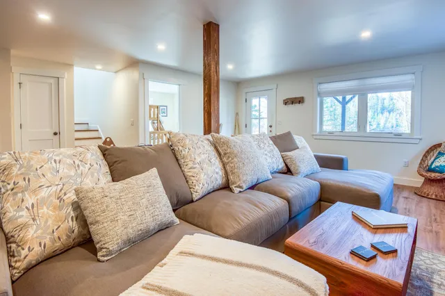 $979,000 | 2 Rachel Lane, Rangeley, ME 04970