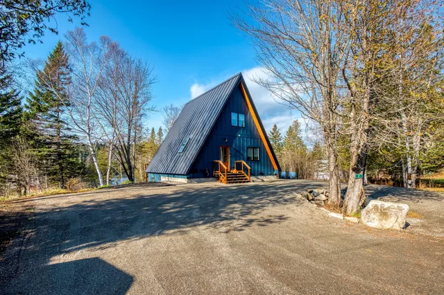 $979,000 | 2 Rachel Lane, Rangeley, ME 04970