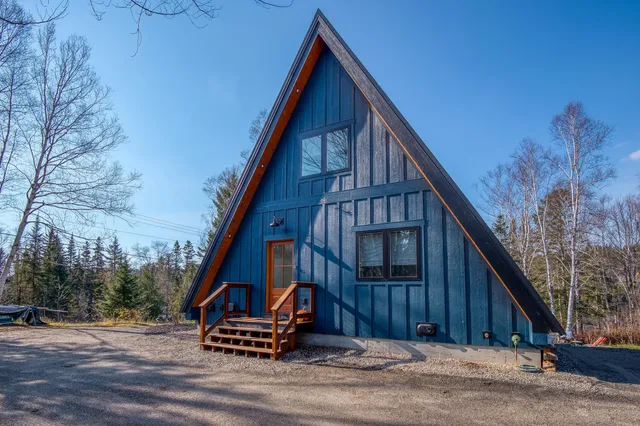 $979,000 | 2 Rachel Lane, Rangeley, ME 04970