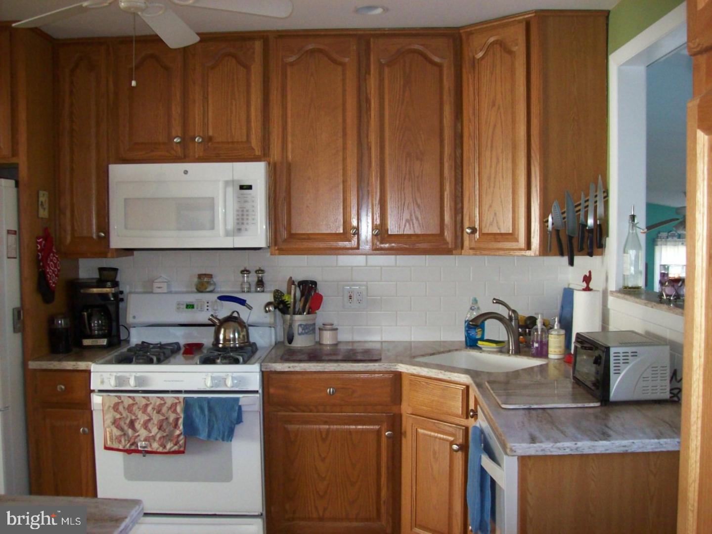 428 Robin Road Hatboro, PA 19040 - Photo 12 of 20 Kitchen