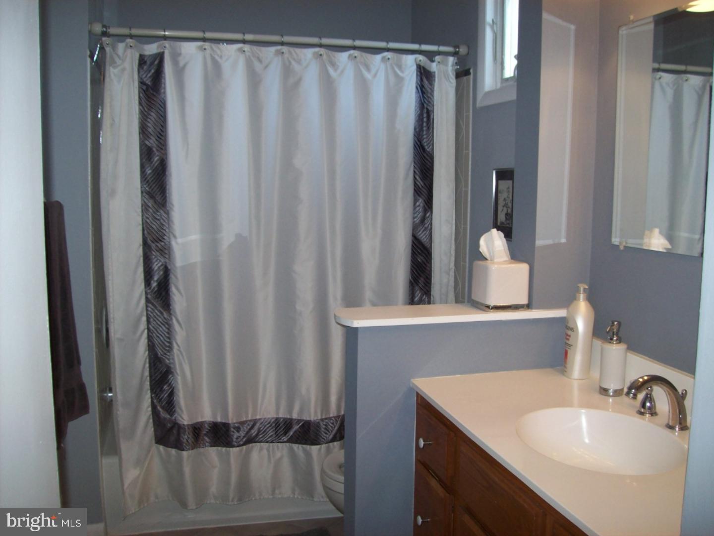 428 Robin Road Hatboro, PA 19040 - Photo 20 of 20 Bathroom