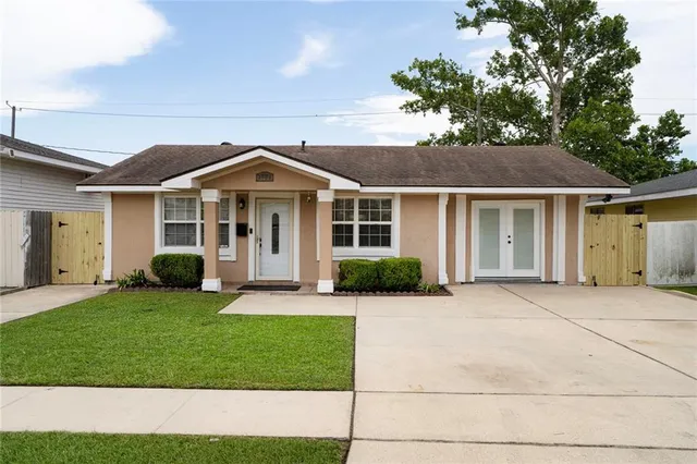 $259,000 | 3716 West Louisiana Drive, Kenner, LA 70065
