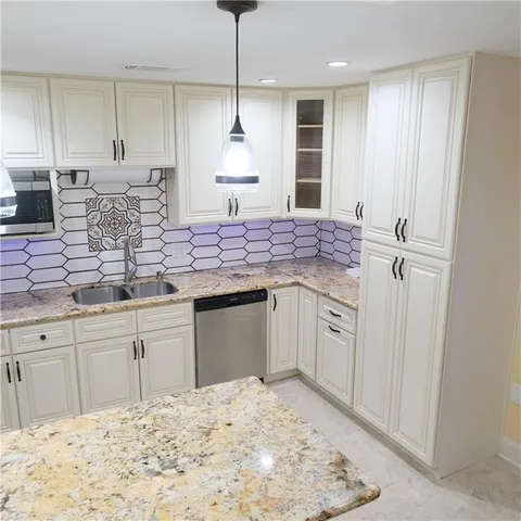 $259,000 | 3716 West Louisiana Drive, Kenner, LA 70065