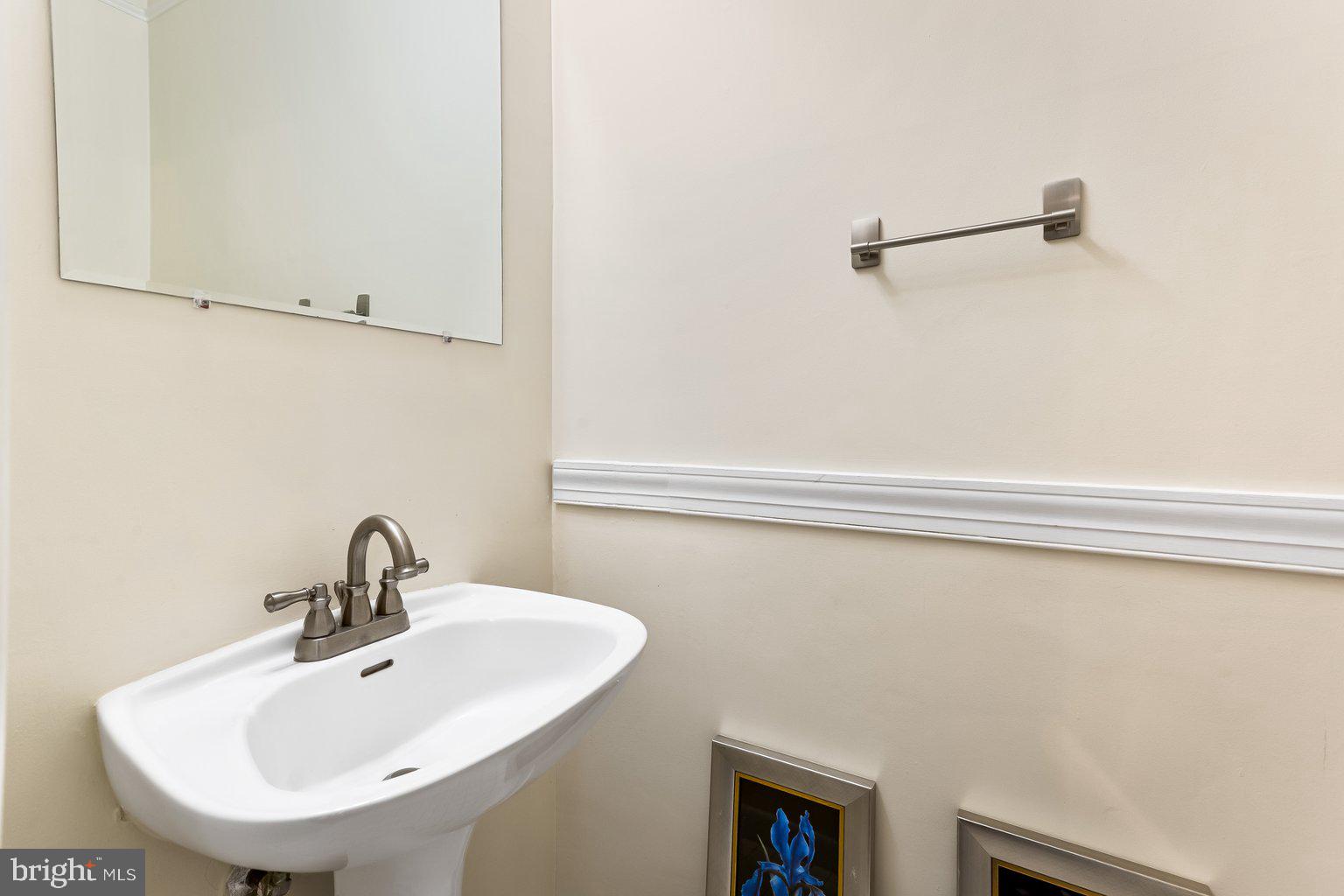 2 Hamlet Hill Road Baltimore, MD 21210 - Photo 15 of 32 powder room