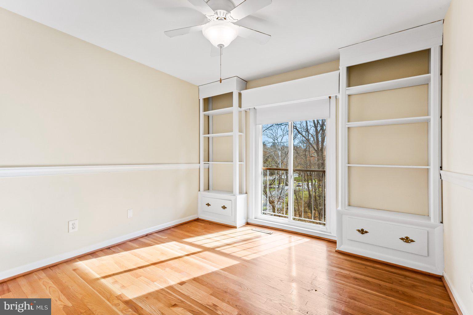 2 Hamlet Hill Road Baltimore, MD 21210 - Photo 26 of 32 3rd bedroom with built-ins