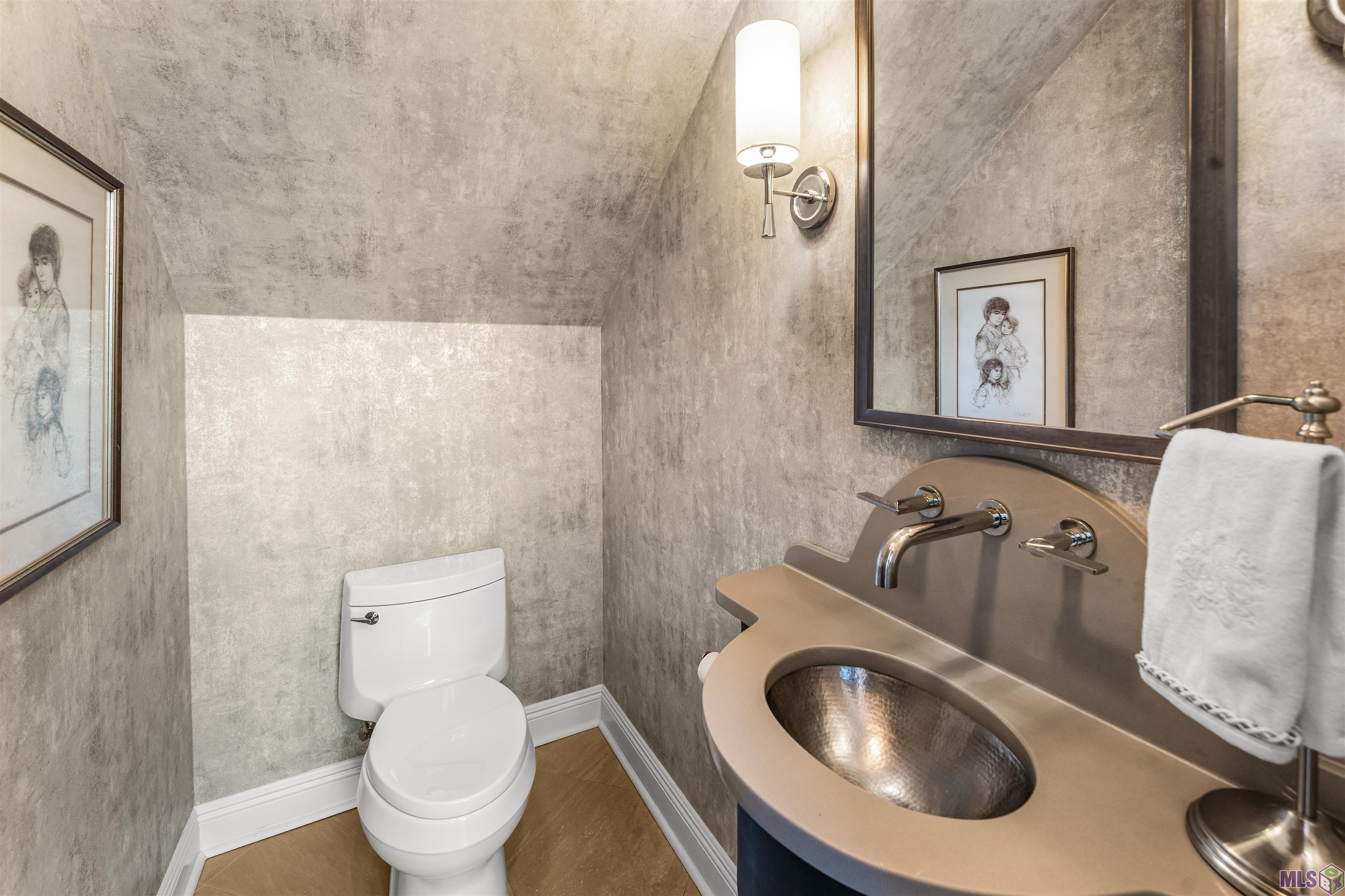 7313 Willow Grove Boulevard Baton Rouge, LA 70810 - Photo 27 of 56 Half Bathroom