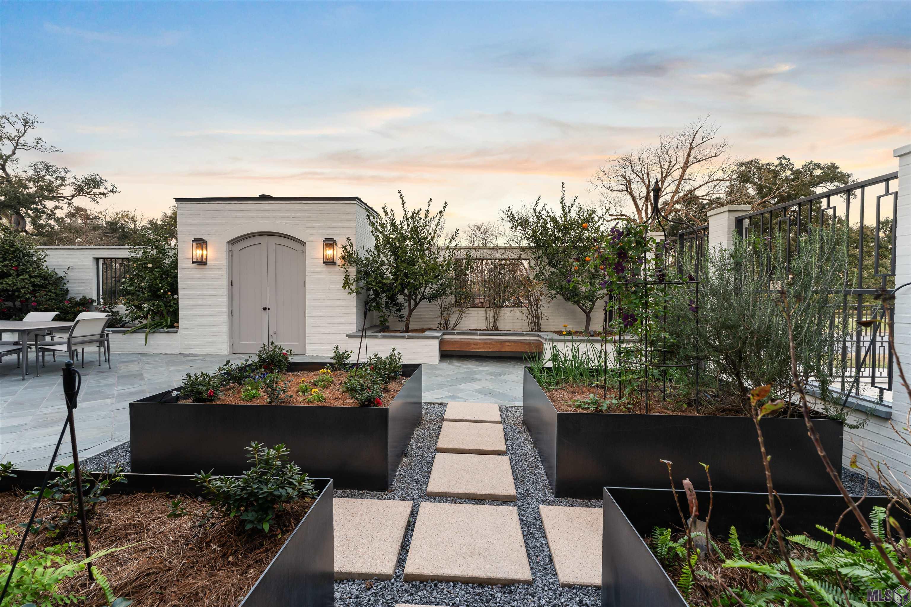 7313 Willow Grove Boulevard Baton Rouge, LA 70810 - Photo 43 of 56 Outdoor Garden Area