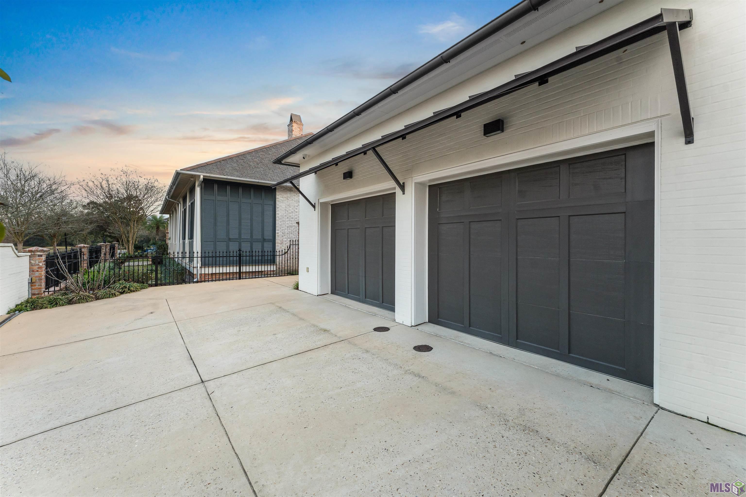 7313 Willow Grove Boulevard Baton Rouge, LA 70810 - Photo 46 of 56 Garage with additional parking