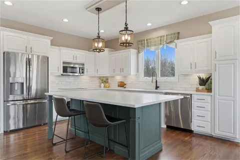 $699,950 | 4138 Independence Boulevard, Kansas City, KS 66109