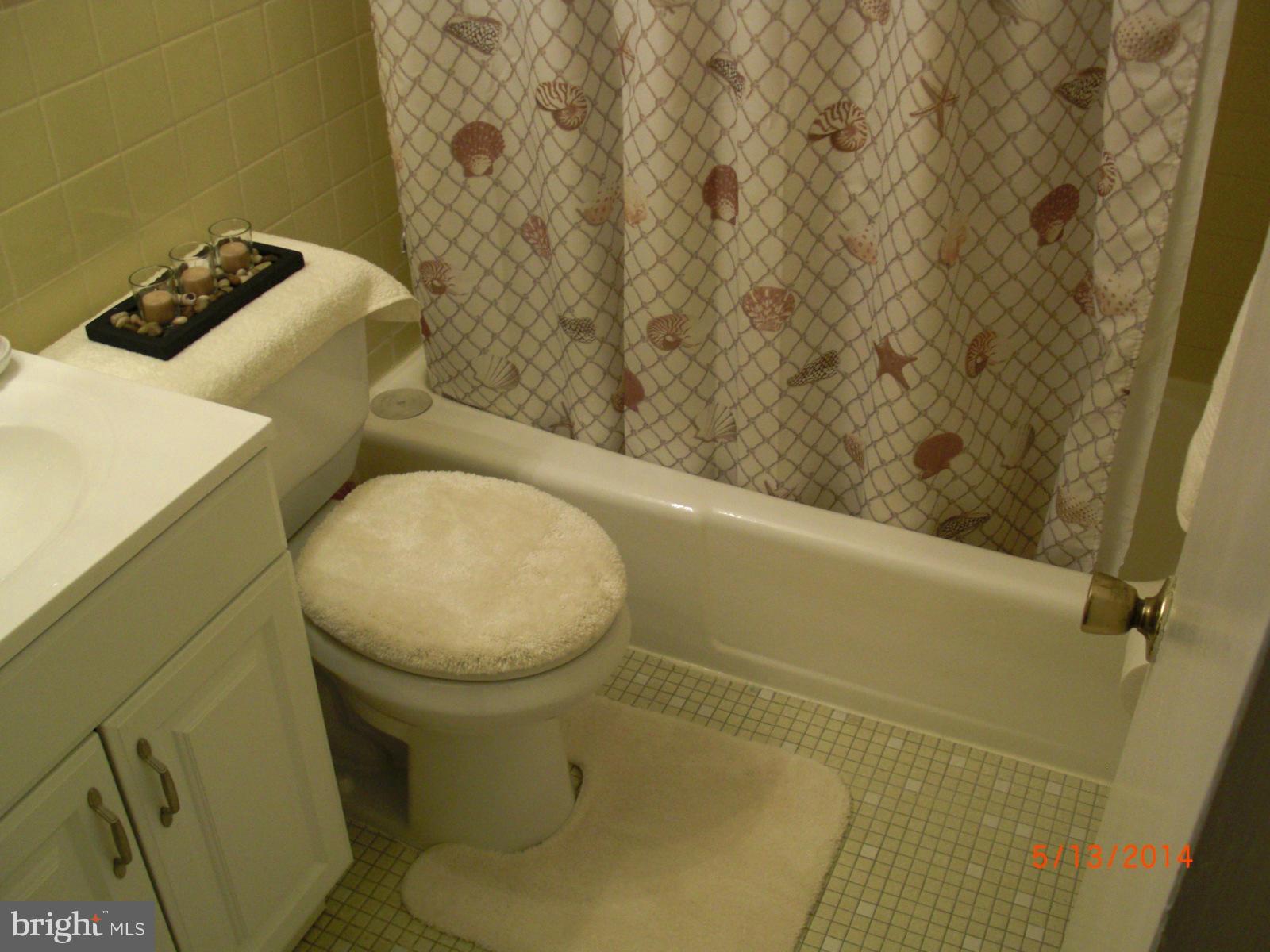 12904 Glynis Road Clinton, MD 20735 - Photo 5 of 13 Bath