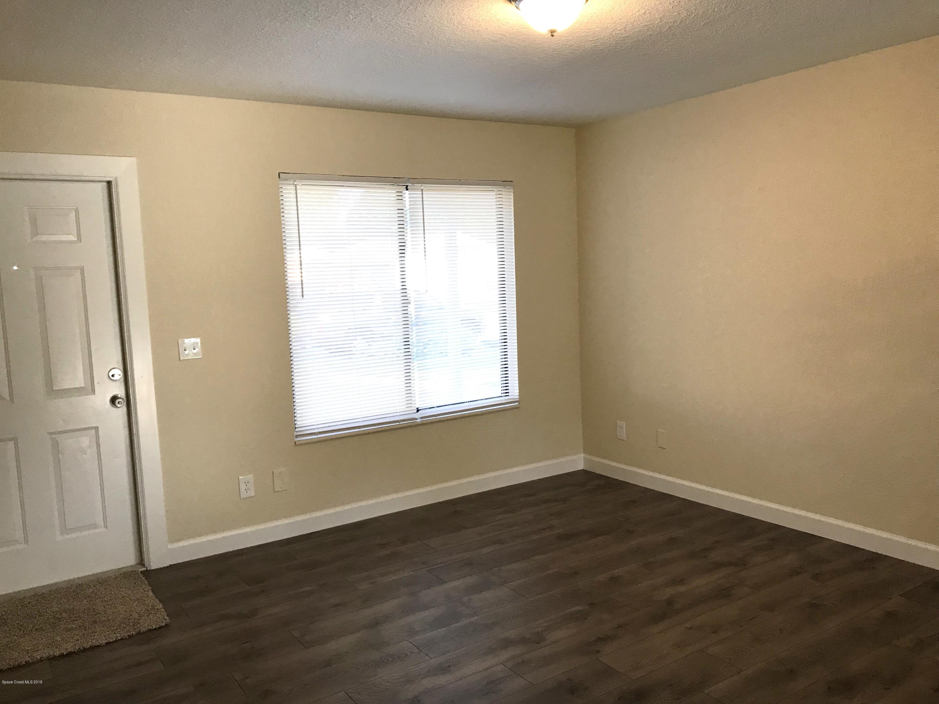 1370 Creel Road Northeast Palm Bay, FL 32905 - Photo 3 of 34 Living room