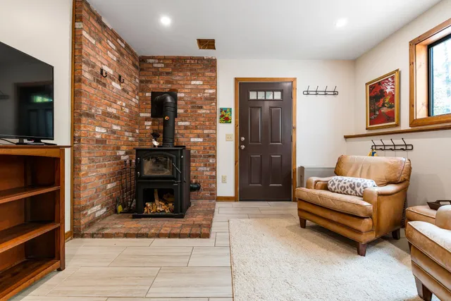 $444,900 | 6 Anderson Pond Road, Grantham, NH 03753