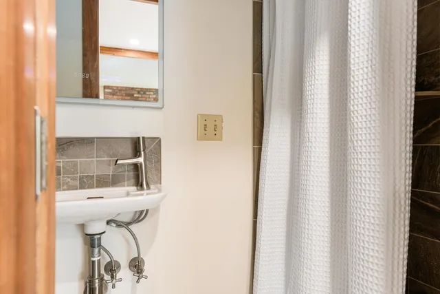 $444,900 | 6 Anderson Pond Road, Grantham, NH 03753