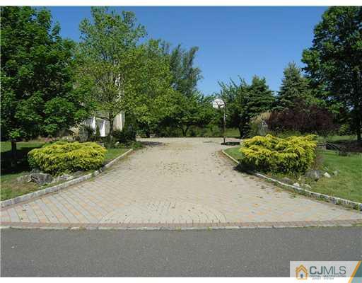 74 Peoples Line Road Somerset, NJ 08873 - Photo 3 of 19