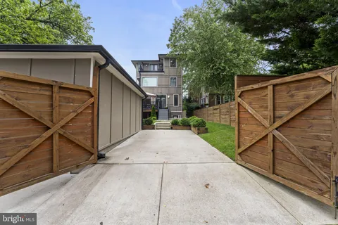 $1,999,000 | 5702 16th Street Northwest, Washington, DC 20011