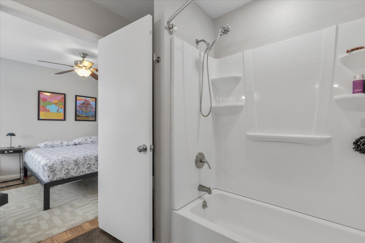 208 Skyloop Drive Austin, TX 78745 - Photo 20 of 34