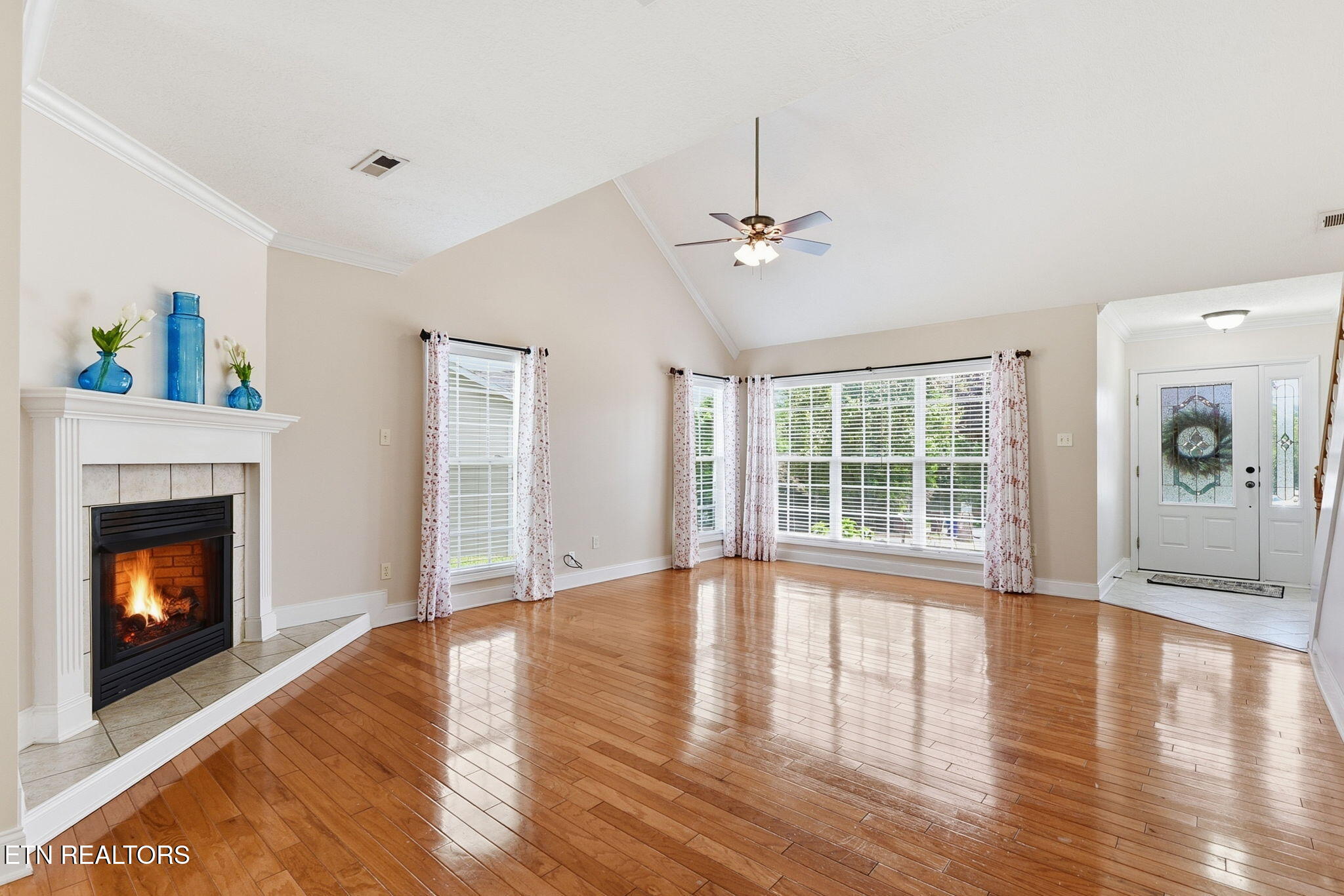 221 Sweetgum Lane Oak Ridge, TN 37830 - Photo 9 of 38 9-web-or-mls-DSC_9609_with_fire